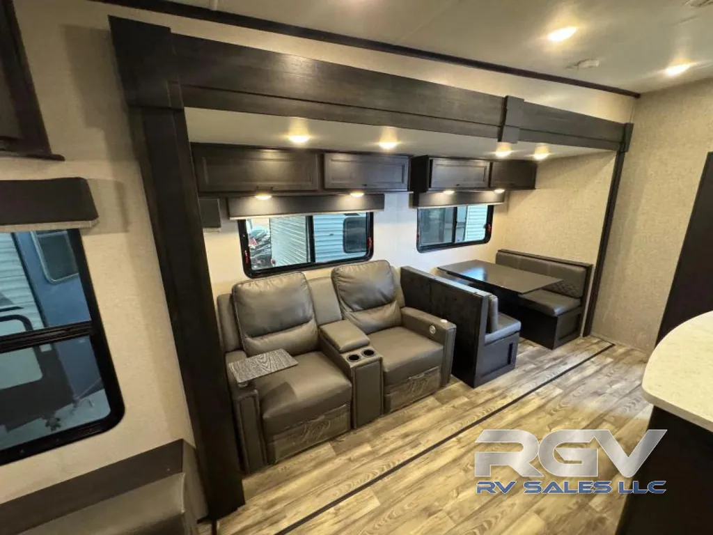 2022 Highland Ridge Silverstar XLT 354MBH, Photos photo 18