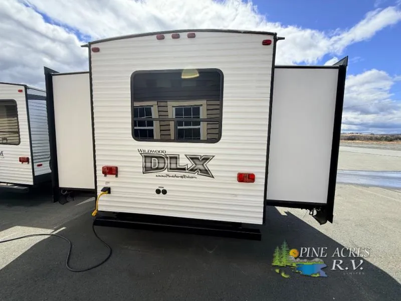 2016 Forest River RV Wildwood DLX 402QBQ - Photo 3