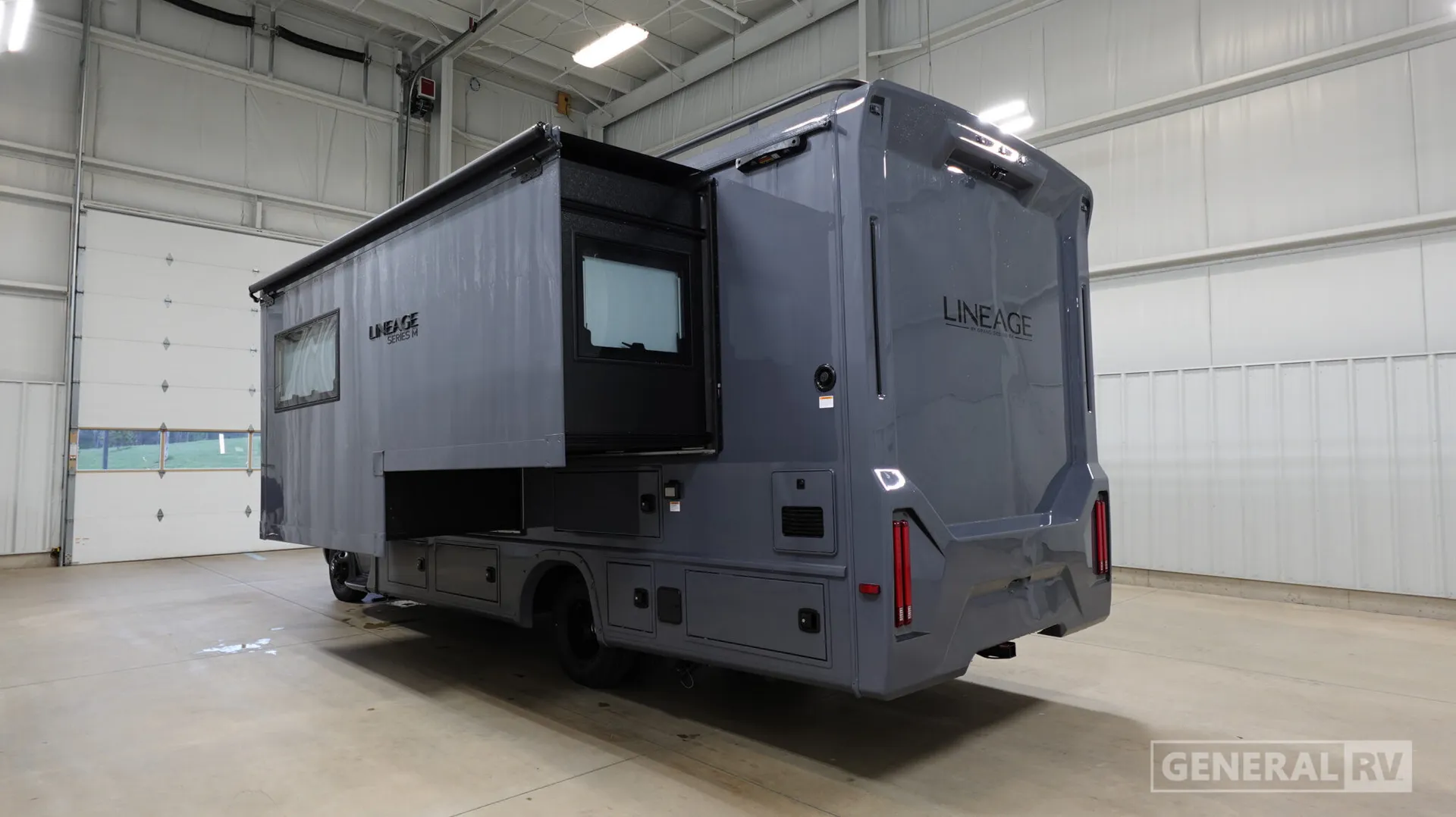 2027 Grand Design Lineage Series M 25FW - Photo 4