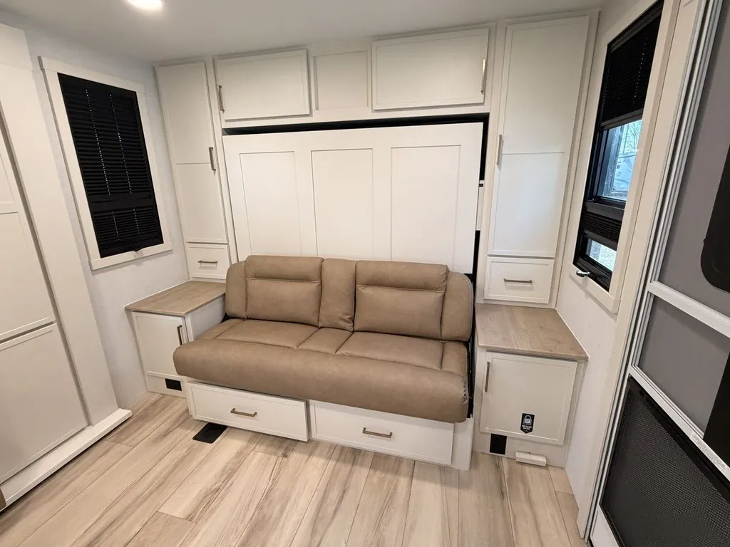 2026 Brinkley Model Ix 20X, Photos photo 10