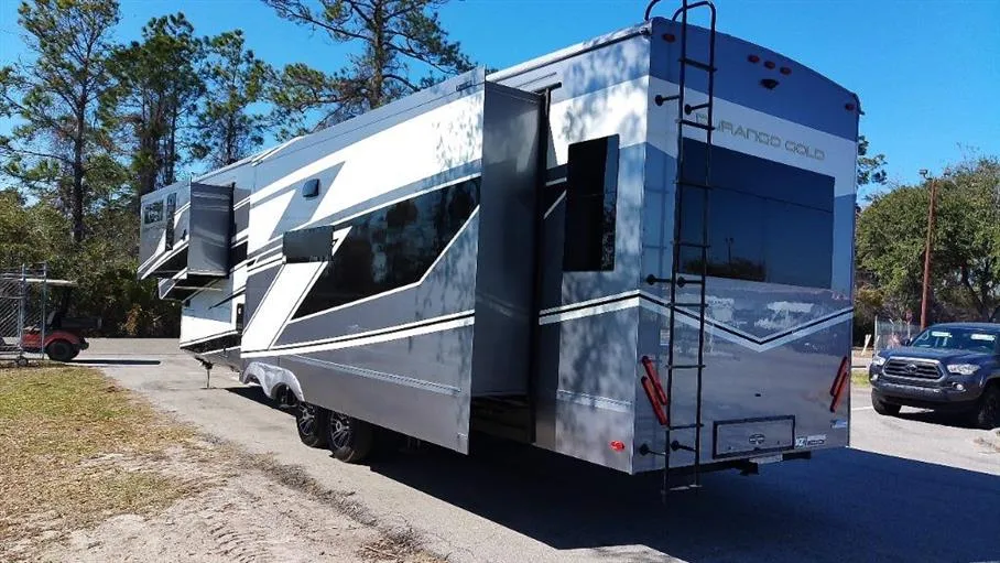 2026 KZ Durango Gold G384MSQ - Photo 4
