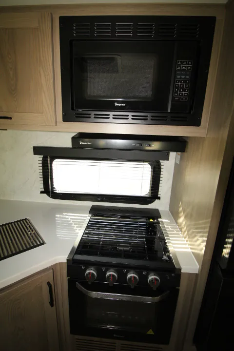2027 Forest River Rockwood Ultra Lite 2608BS — Photo 5