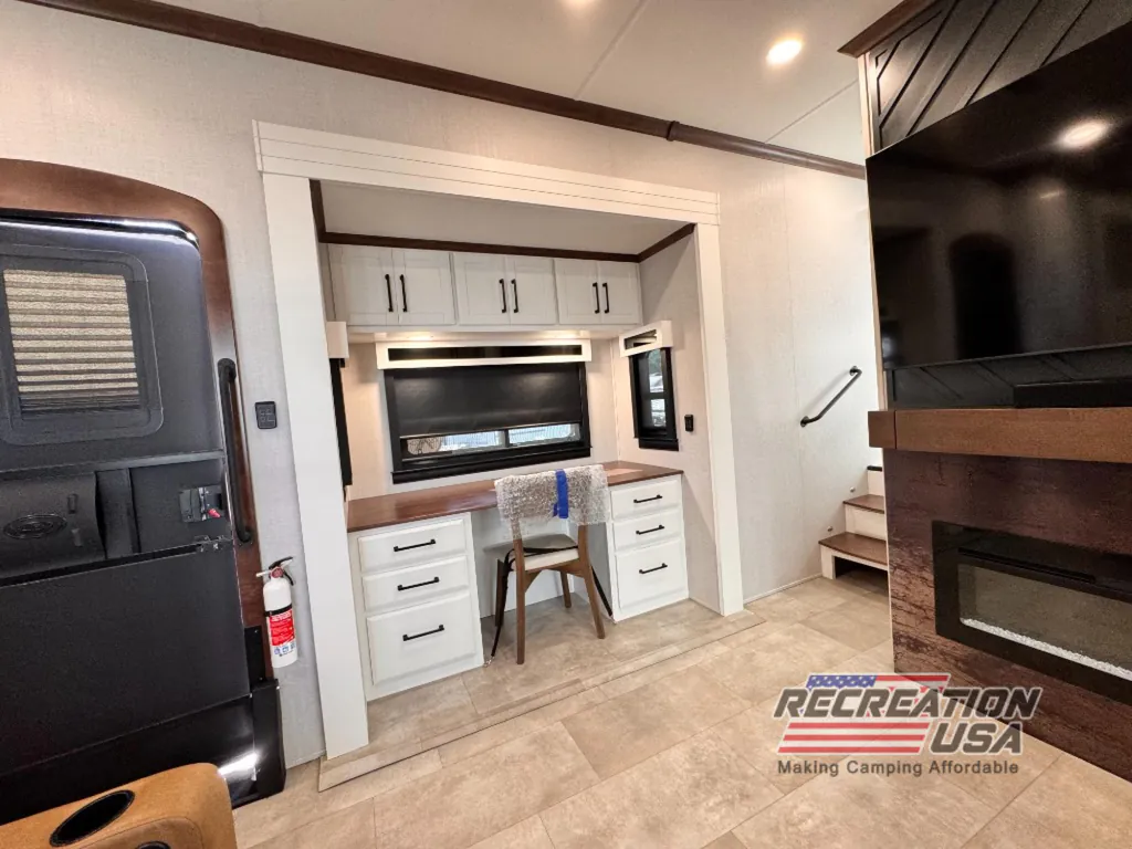 2025 Forest River RiverStone 421FK, Photos photo 11