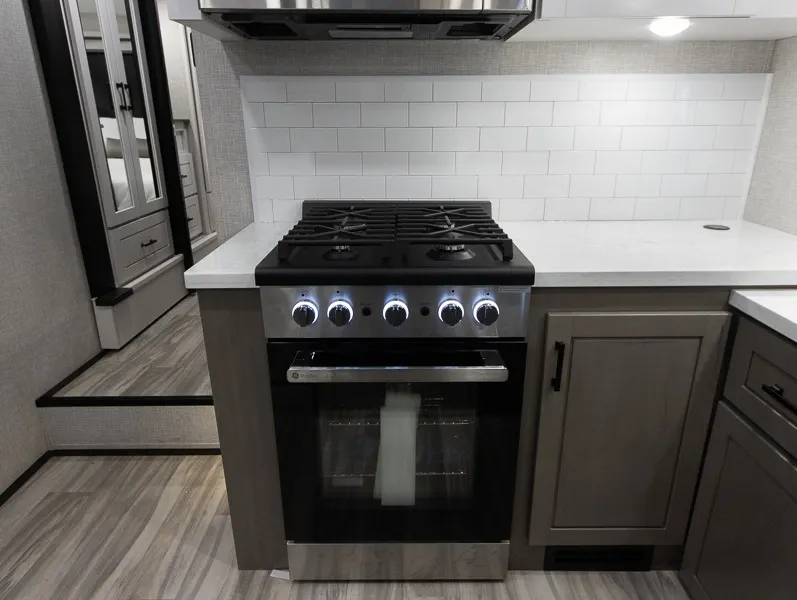 2025 Jayco Seismic Luxury Series 4113, Kitchen photo 6