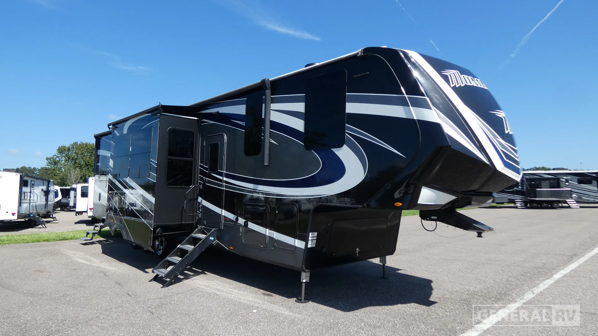 2021 Grand Design Momentum 381M - Photo 2
