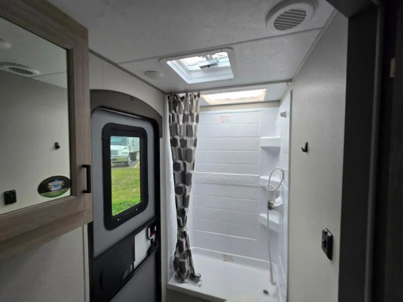2026 Coachmen Catalina Legacy Edition 273DBHCK, Photos photo 28