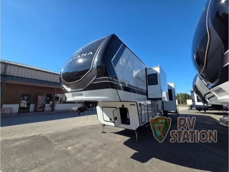 2026 Keystone Montana 3901RK - Photo 4