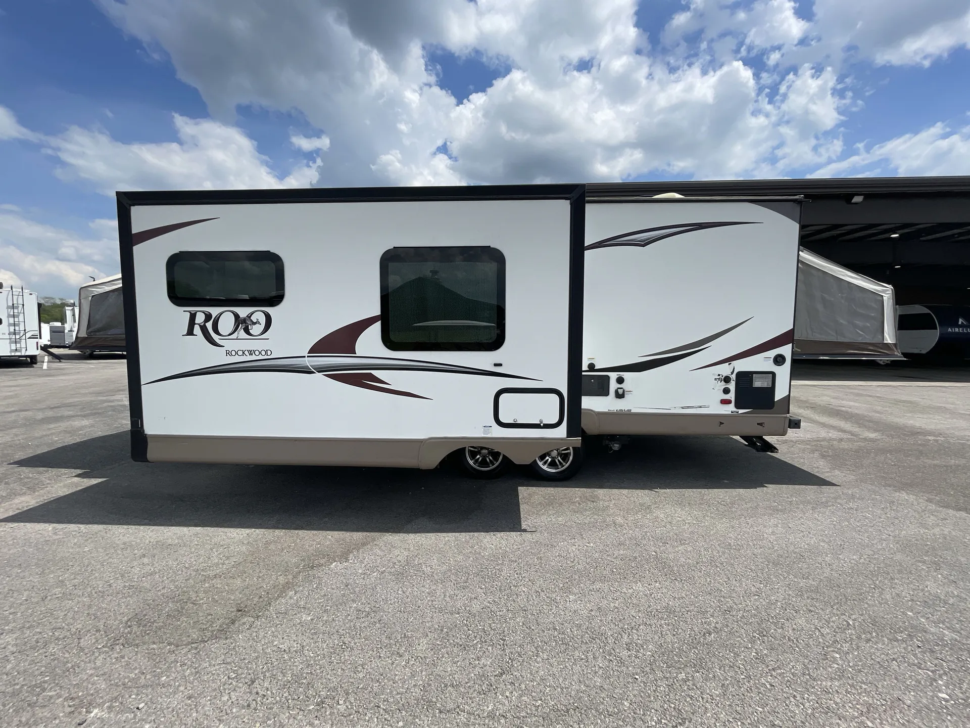 2018 Forest River Rockwood Roo 21SS — off campside