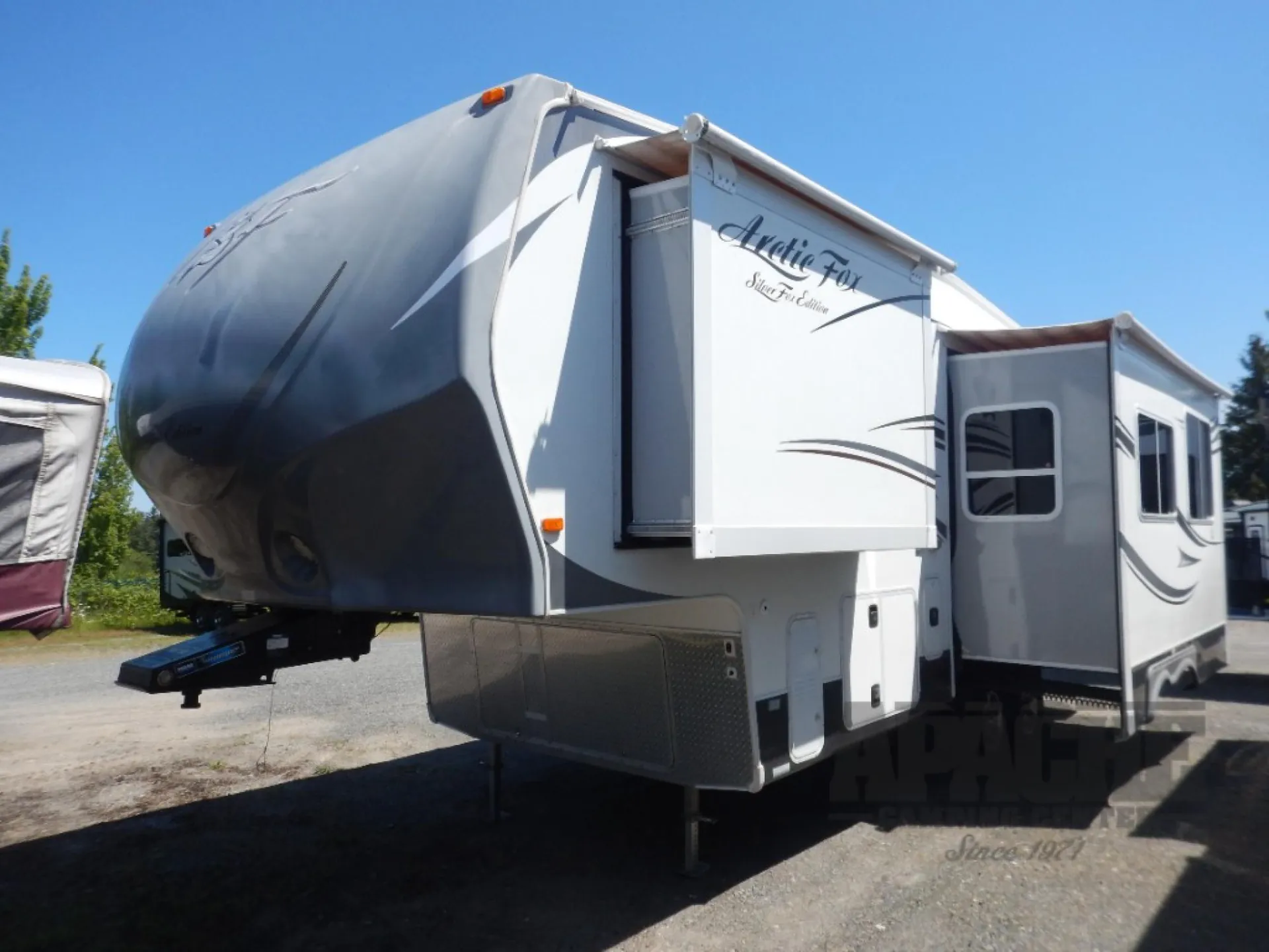 2013 Northwood Arctic Fox 27-5L - Photo 2