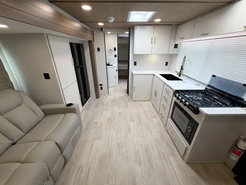 2026 Forest River Vibe Extreme Lite 2400RB, Photos photo 2