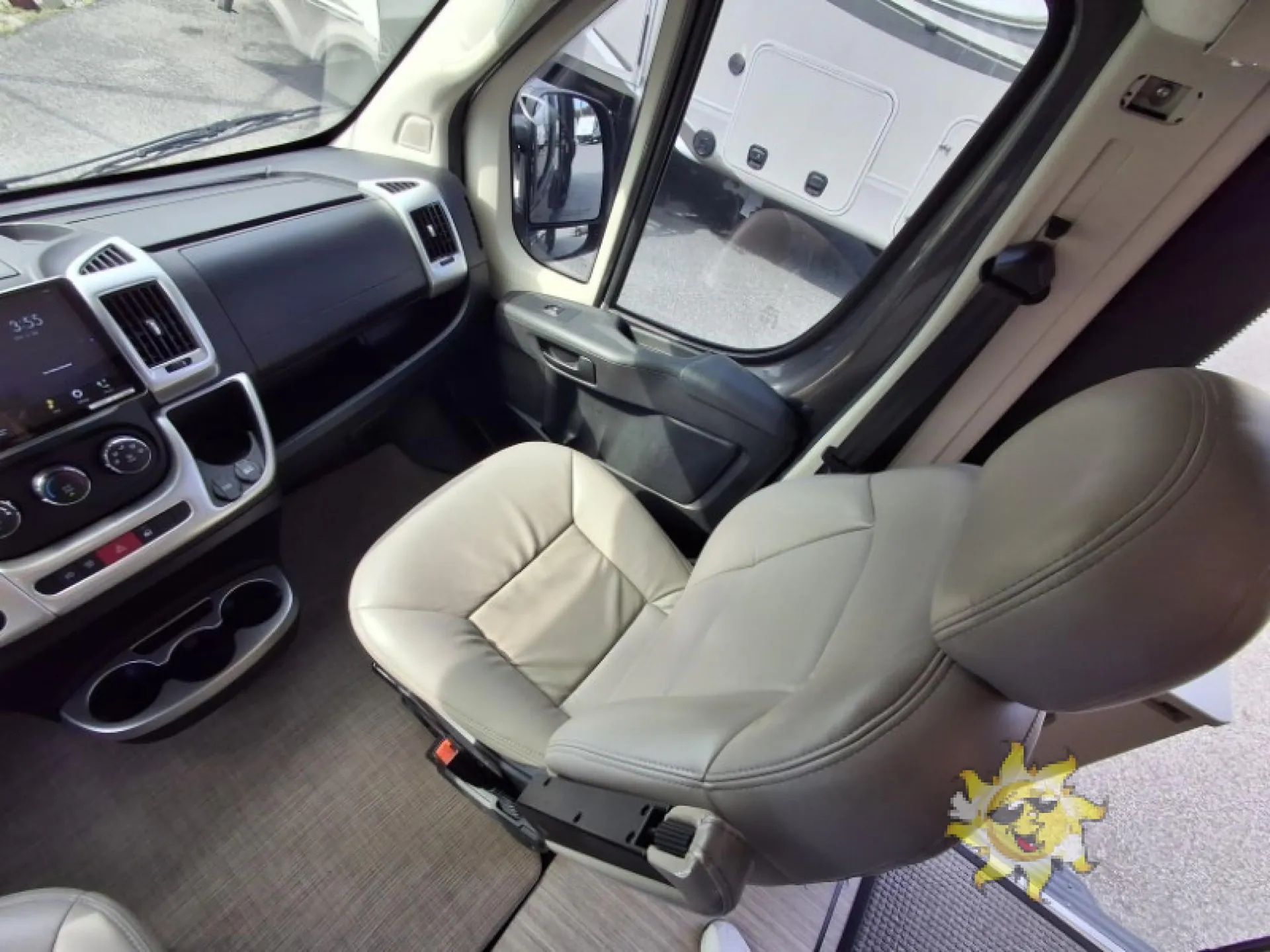 2021 Thor Motor Coach Sequence 20L - Photo 4