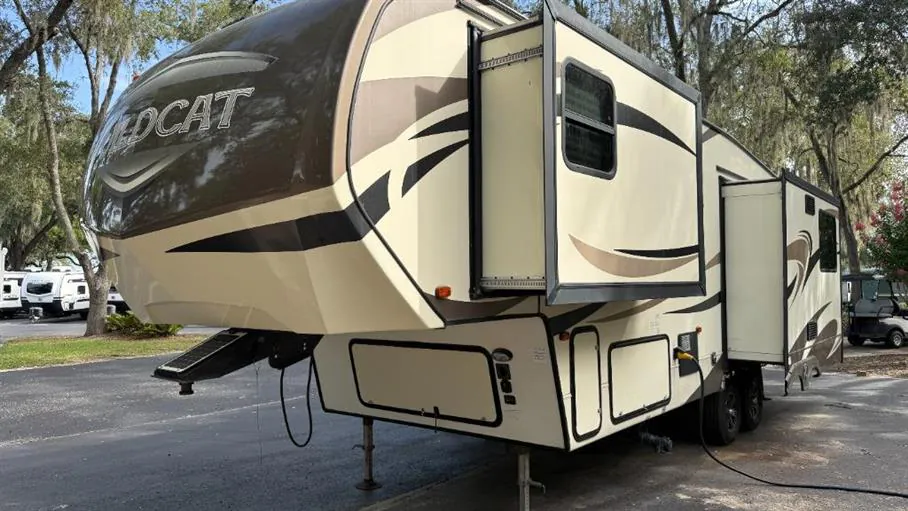 2018 Forest River Wildcat 30GT - Photo 3