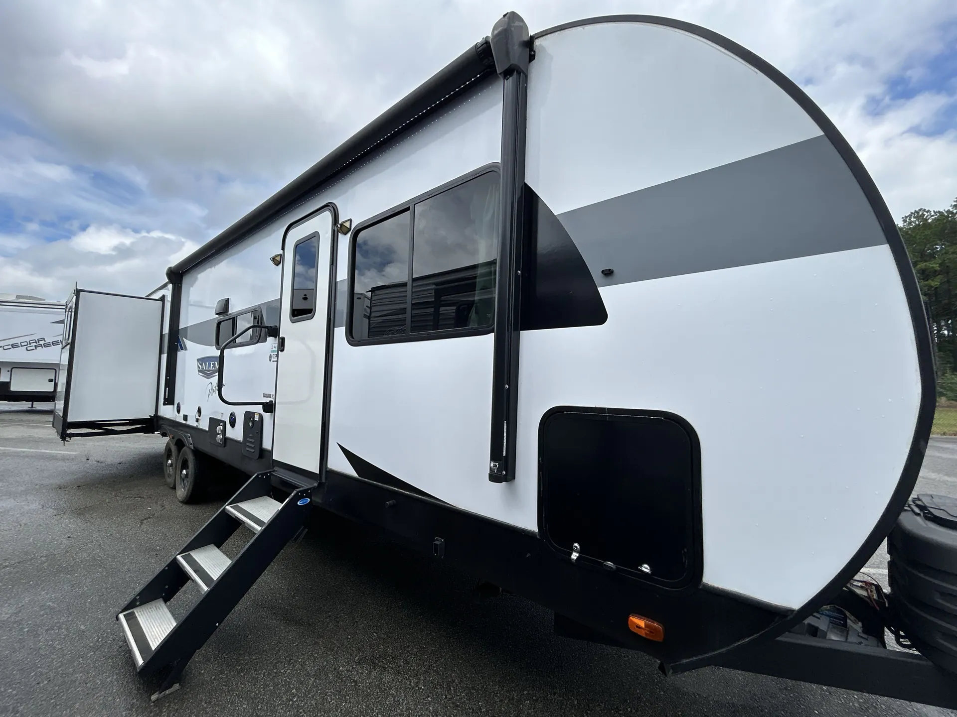2024 Forest River Salem 31KQBTS — campside