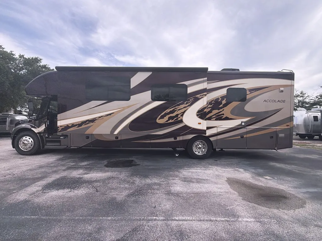 2021 Entegra Coach Accolade 37K, Photos photo 7