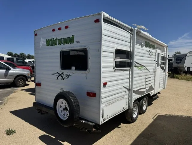 2011 Forest River WILDWOOD 18XLT - Photo 4