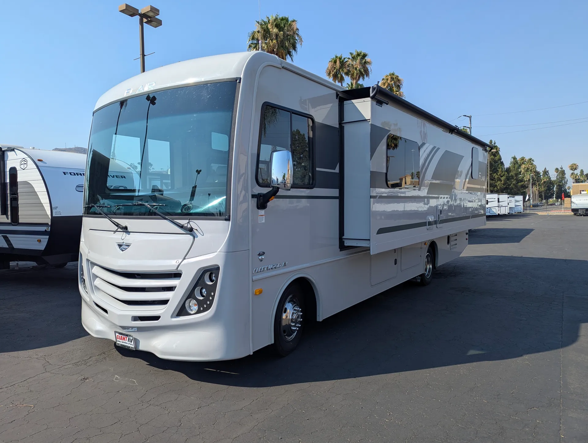 2026 Fleetwood Flair 29M - Photo 4