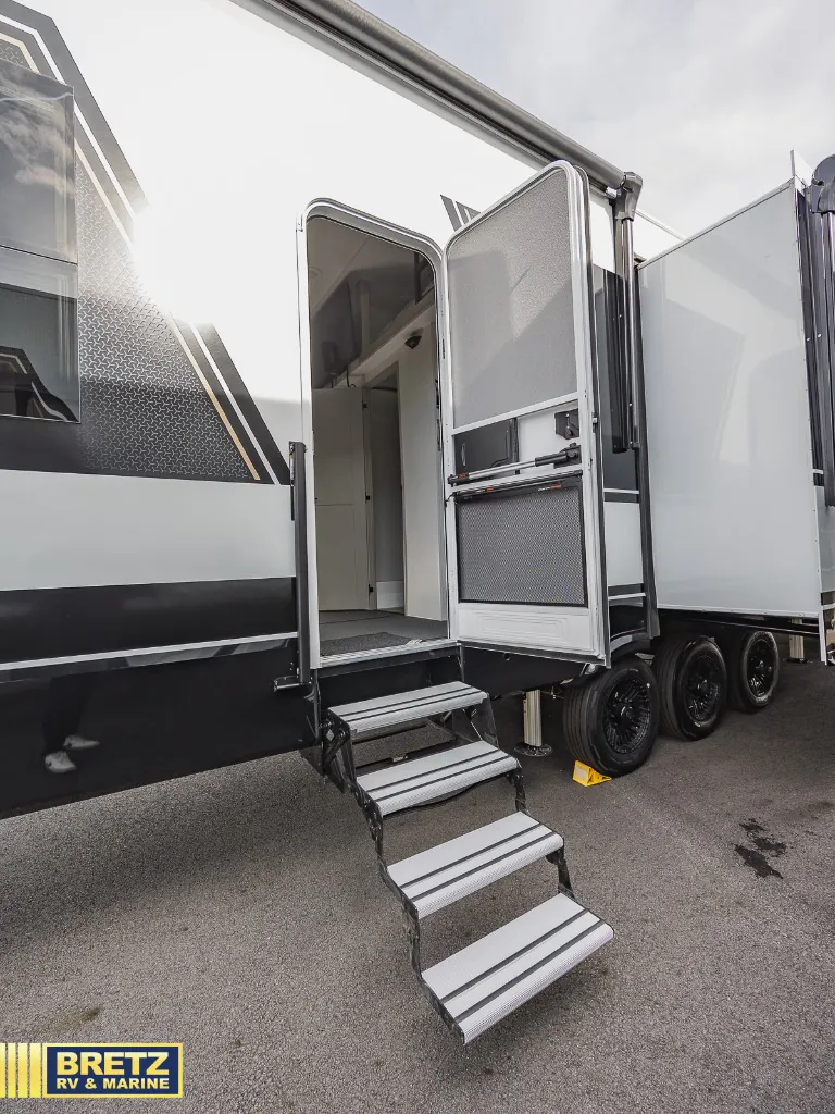 2026 Brinkley Model G 3970, Photos photo 32