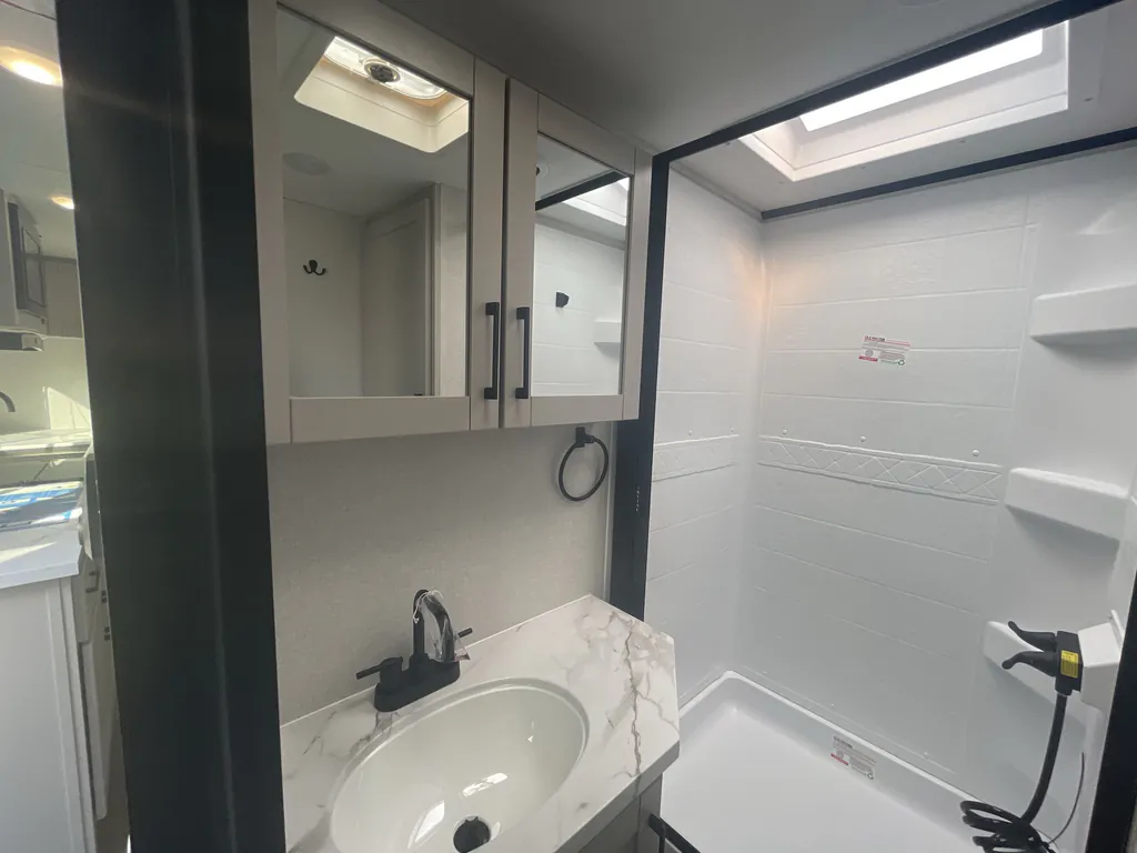 2026 Jayco Jay Feather 29QBH, Photos photo 17