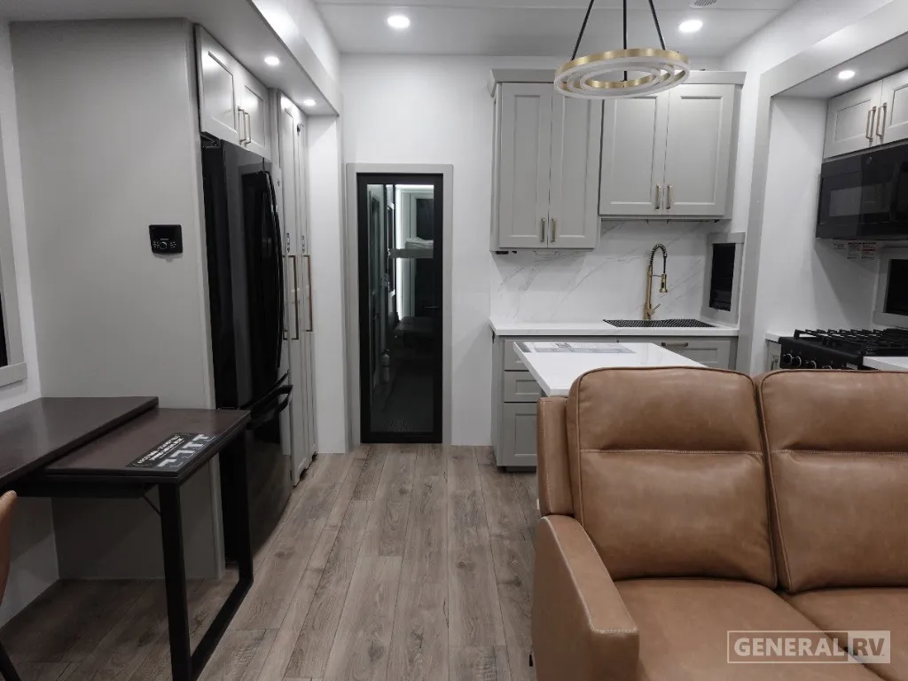 2026 Brinkley Model G 3970 - Photo 3