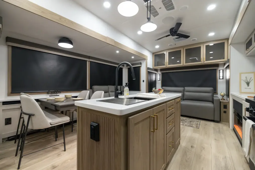 2027 Forest River Rockwood Signature 401SFB, Photos photo 9