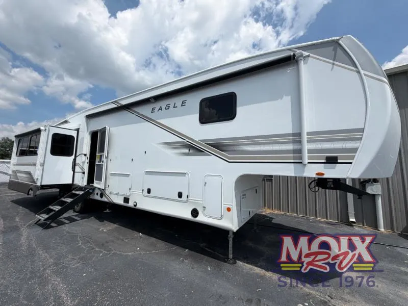 2027 Jayco Eagle 355MBQS - Photo 4