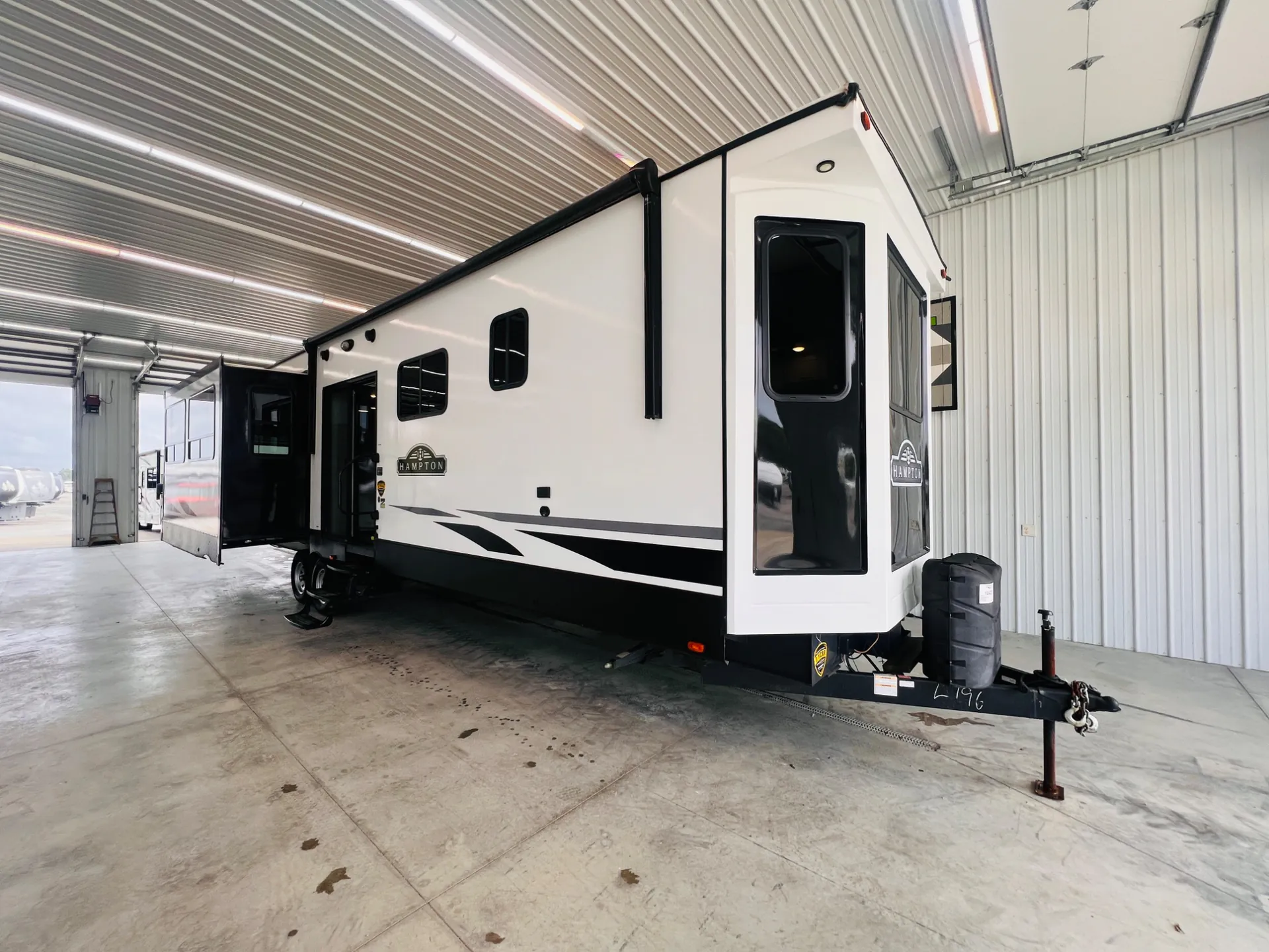 2020 CrossRoads Hampton HP-374BAR - Photo 2