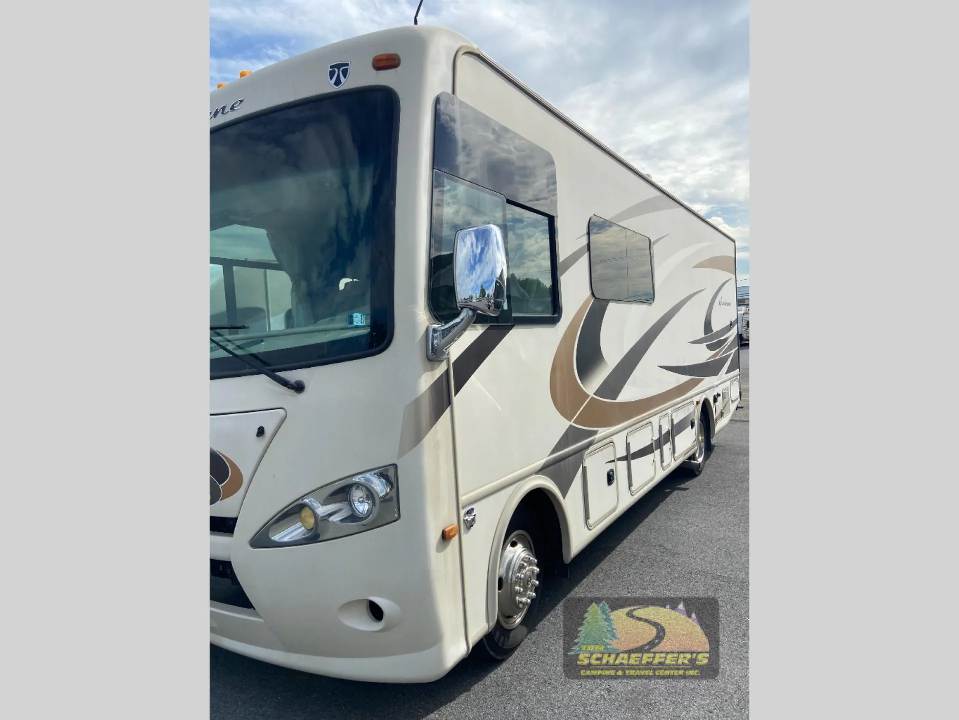 2016 Thor Motor Coach Hurricane 27K - Photo 3