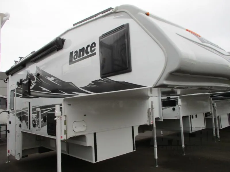 2026 Lance Lance Truck Campers New    1172 - Photo 3