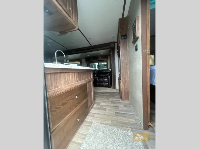 2017 Keystone RV Cougar X-Lite 28RBS - Photo 4