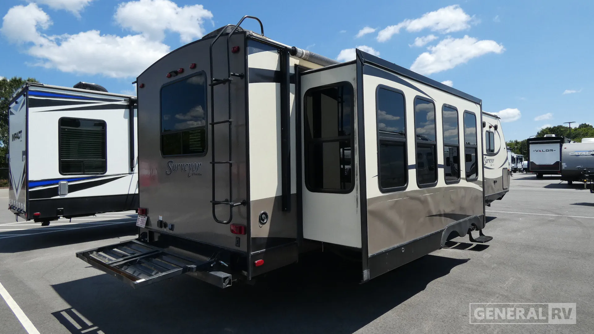 2017 Forest River Surveyor 33RETS — Photo 7