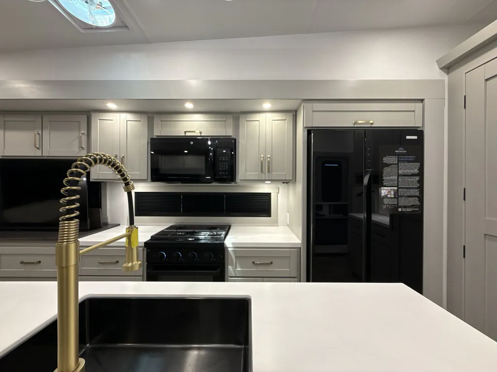 2026 Brinkley Model Z 3600, Photos photo 22