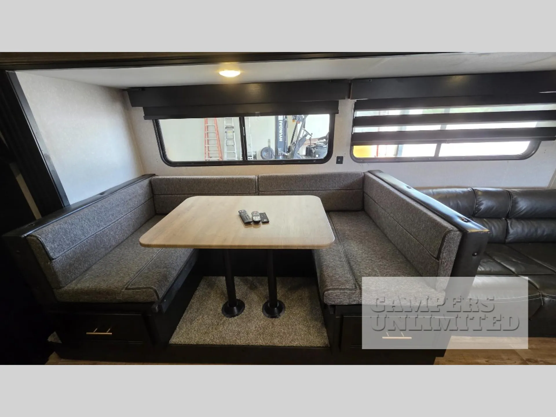 2022 Forest River Cherokee Grey Wolf 26DBH — Photo 5