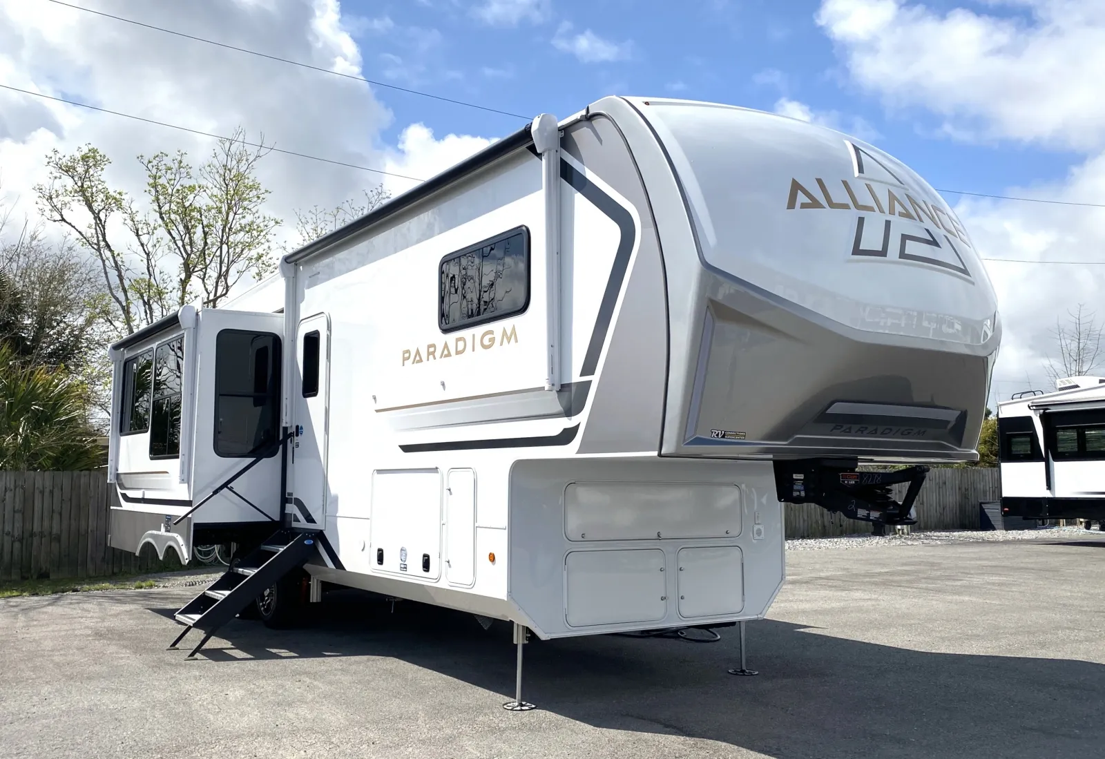 2026 Alliance RV Paradigm 310RL - Photo 2