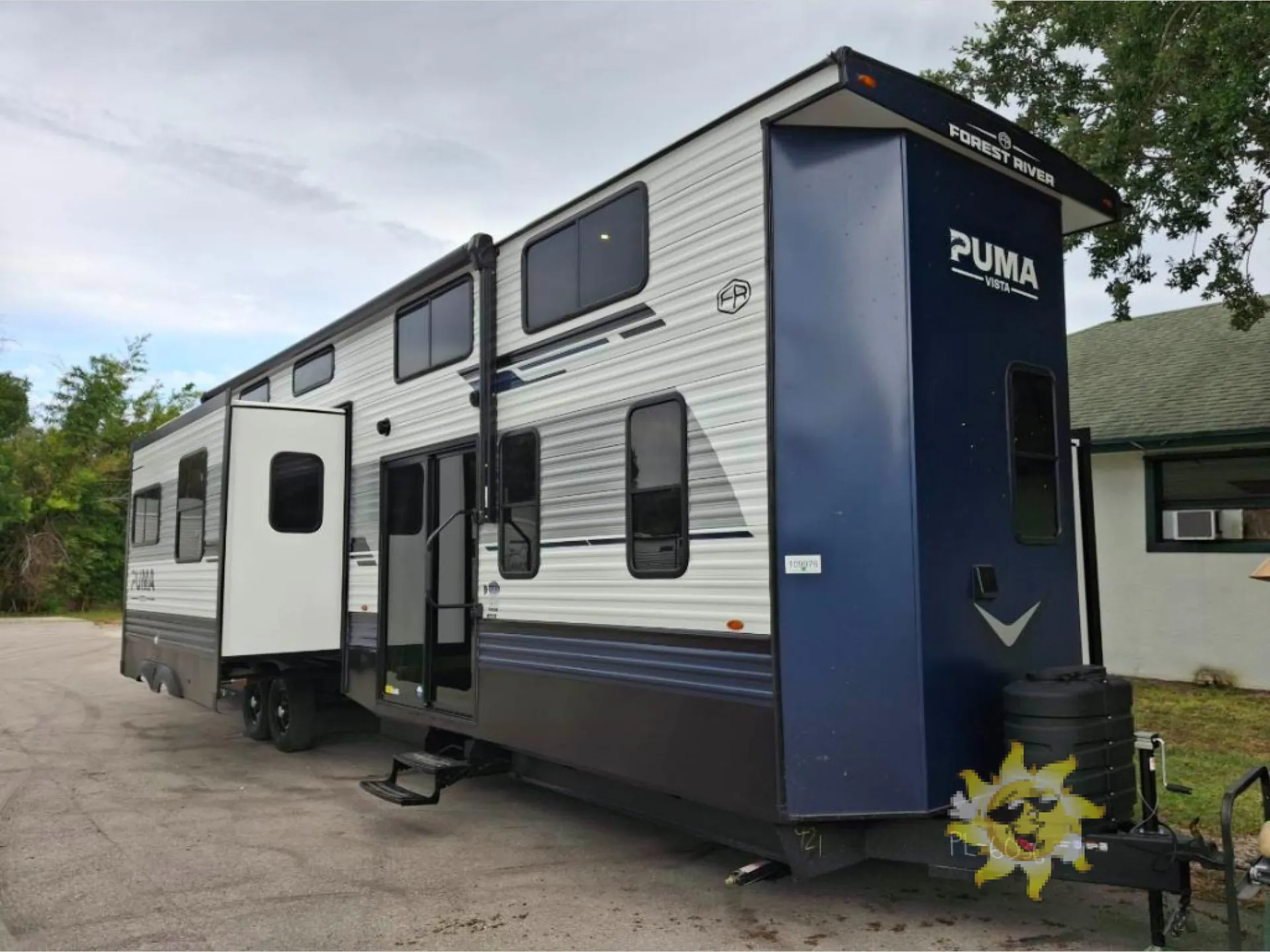 2027 Palomino Puma Vista 421LFT - Photo 2