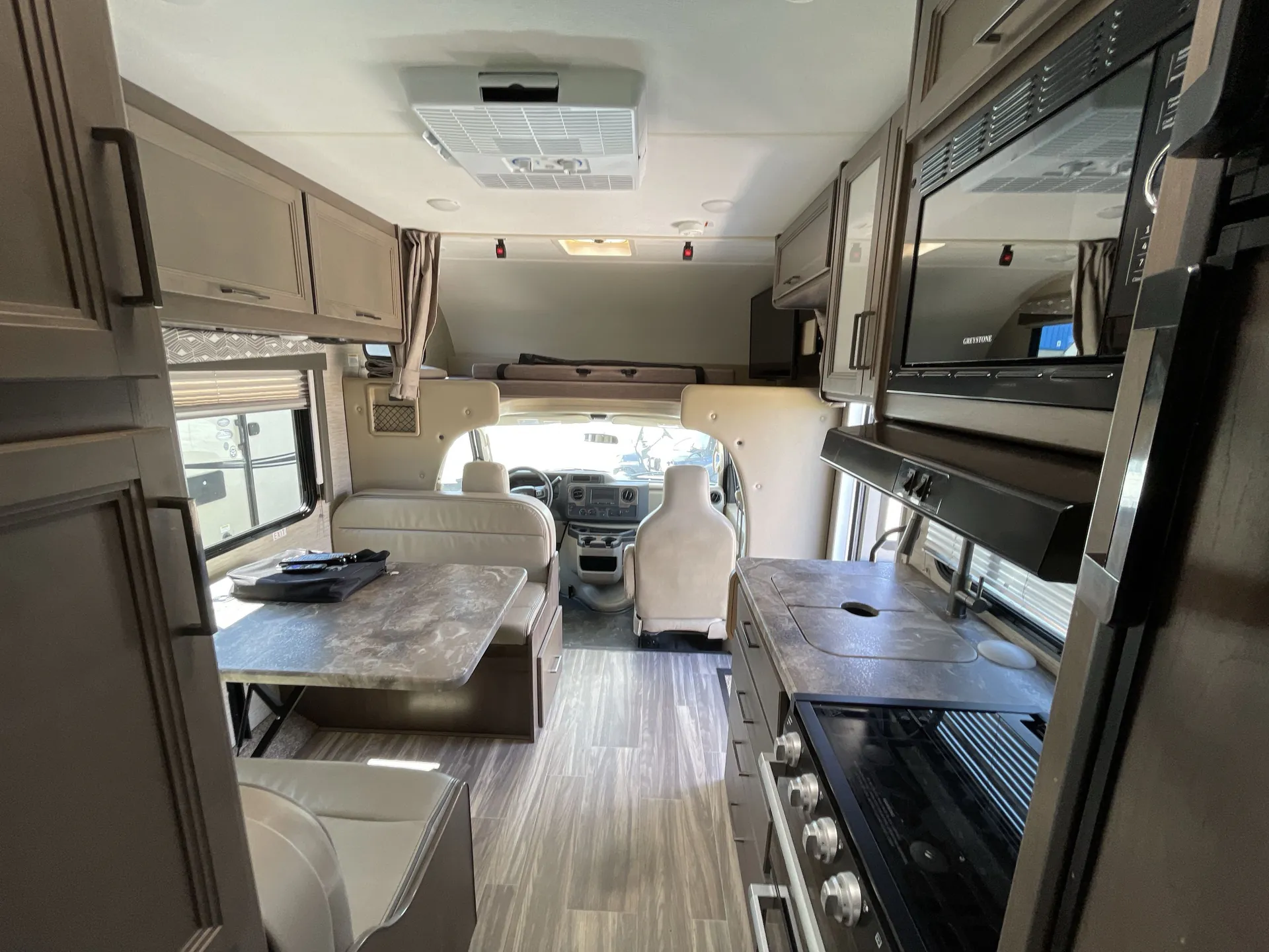2023 Thor Motor Coach Four Winds 22B — living area main