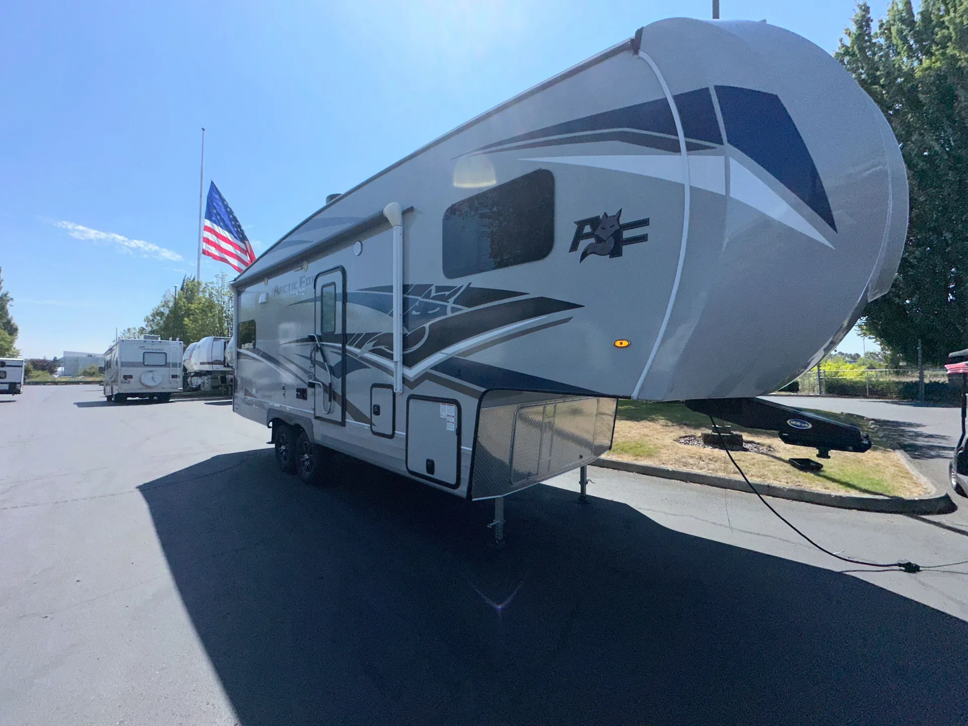2024 Northwood Arctic Fox Grande Ronde 27-5L - Photo 2