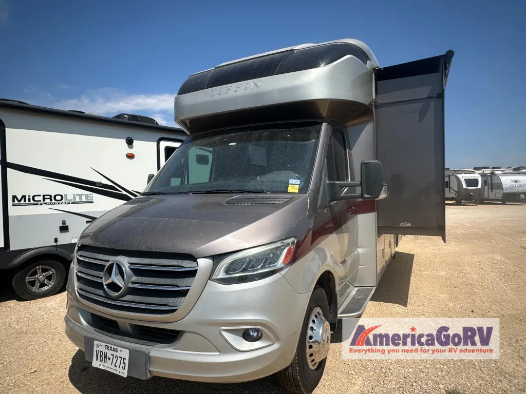 2020 Tiffin Wayfarer 25 RW, Photos photo 3