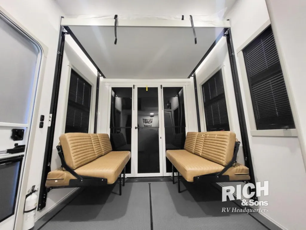 2026 Brinkley Model G 4100, Photos photo 32