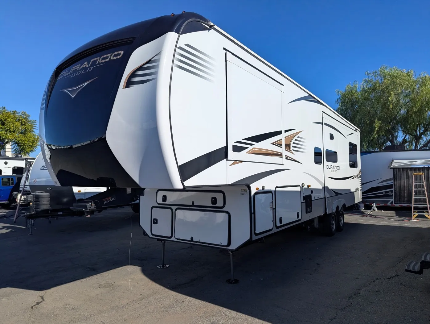 2023 KZ RV Durango Gold G360REQ - Photo 3