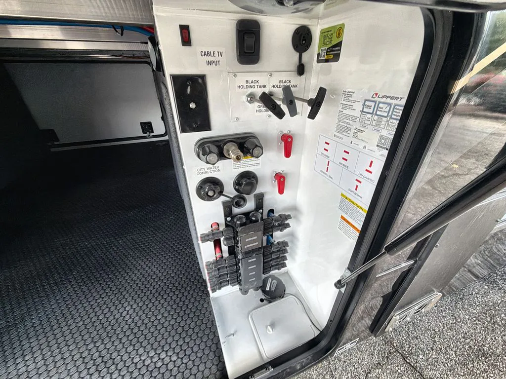 2027 Jayco Pinnacle 36FBTS, Photos photo 17