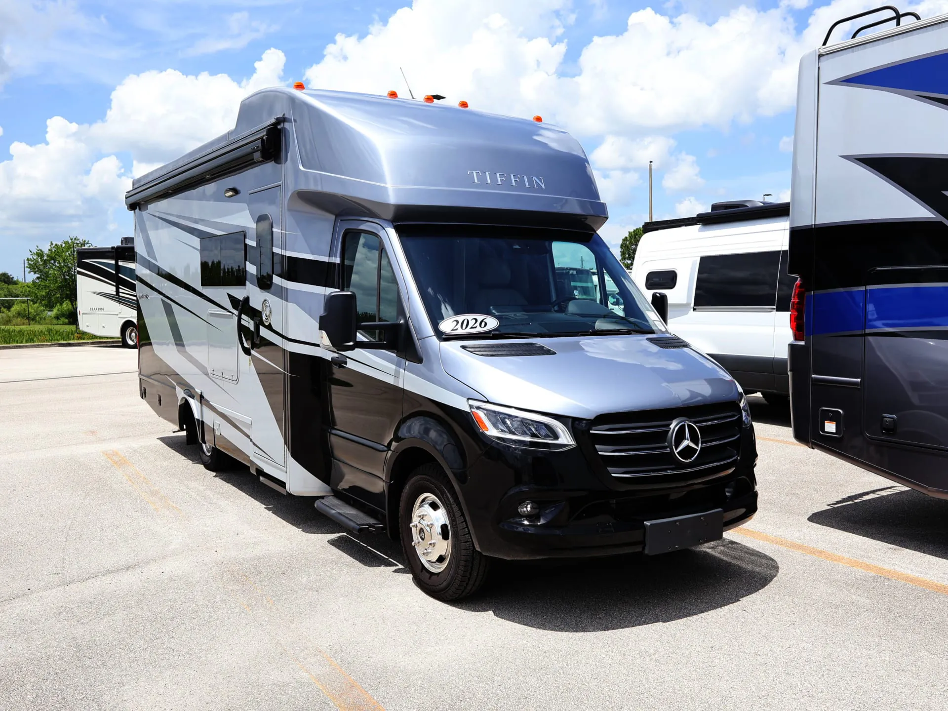 2026 Tiffin Wayfarer 25 XRW dealer photo 1 from La Mesa RV Center