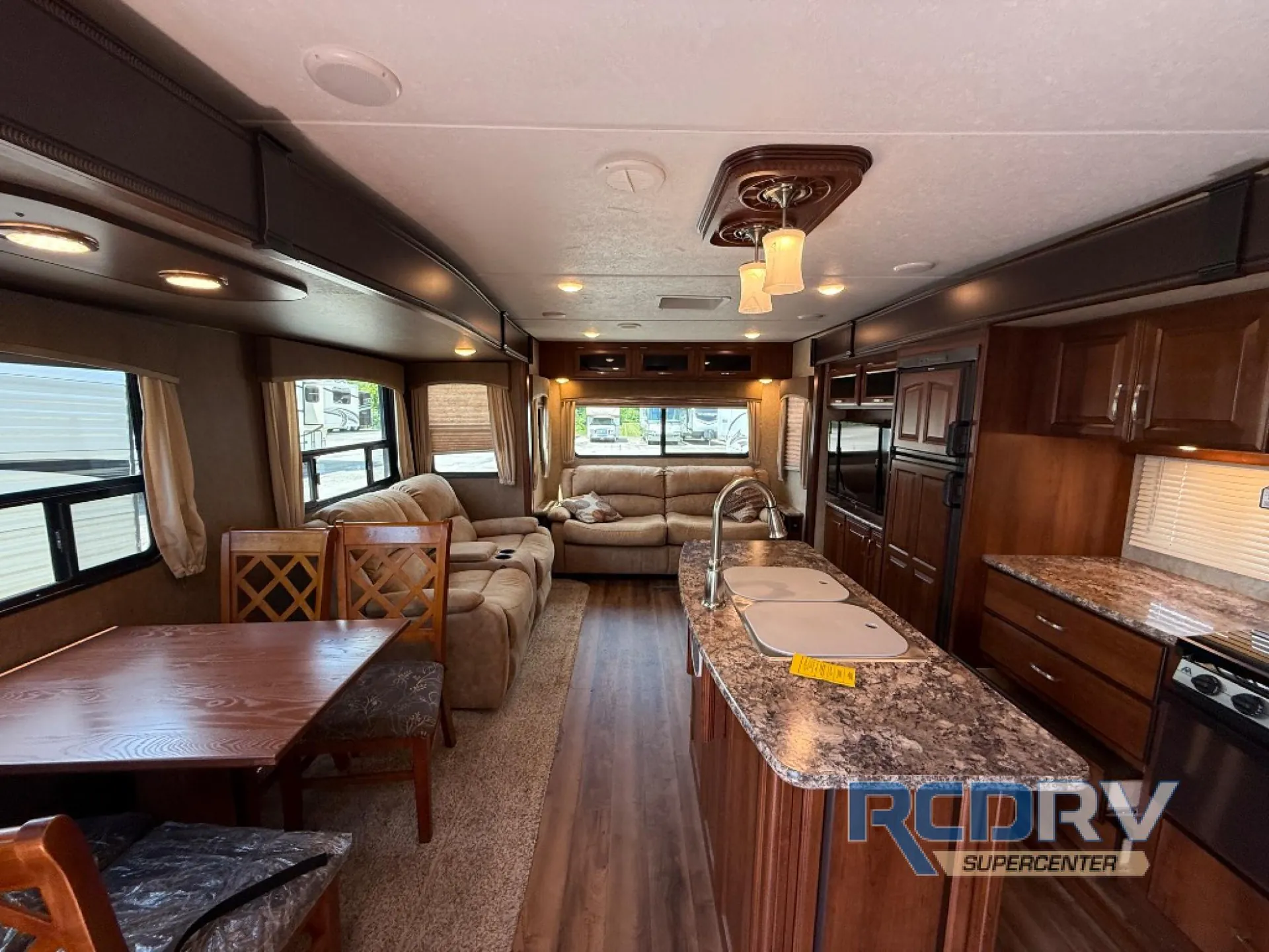 2017 Forest River Wildcat 312RLI - Photo 4