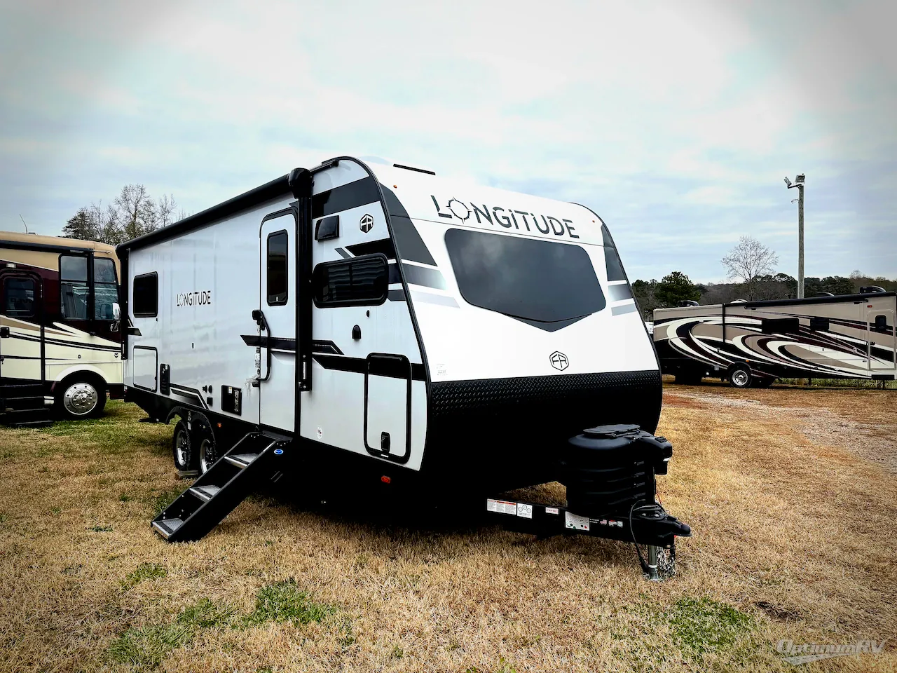 2026 East to West Longitude 230FK - Photo 2