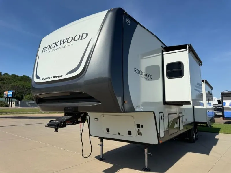 2026 Forest River Rockwood Signature 401SFB - Photo 4