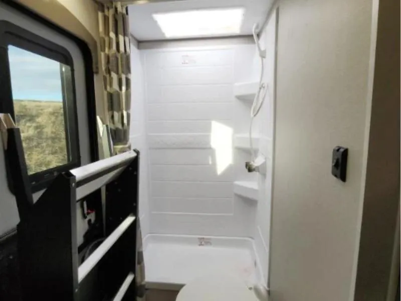 2026 Coachmen Catalina Legacy Edition 273DBHCK, Photos photo 16