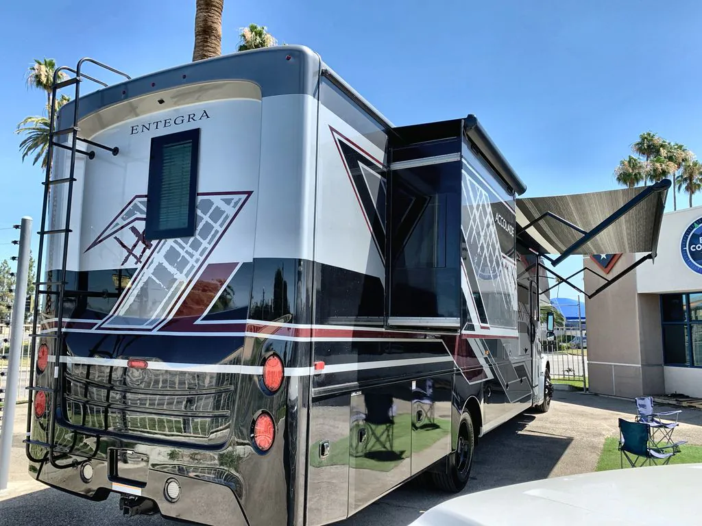 2026 Entegra Coach Accolade 37K, Photos photo 4