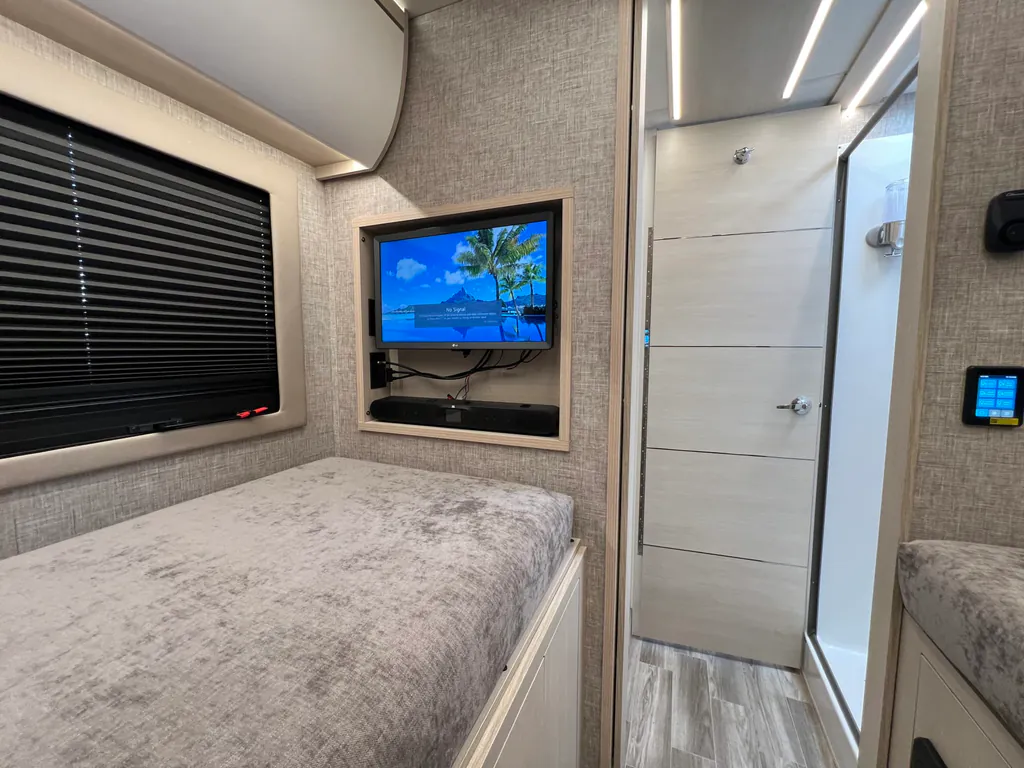 2025 Tiffin Wayfarer 25 XLW, Photos photo 19