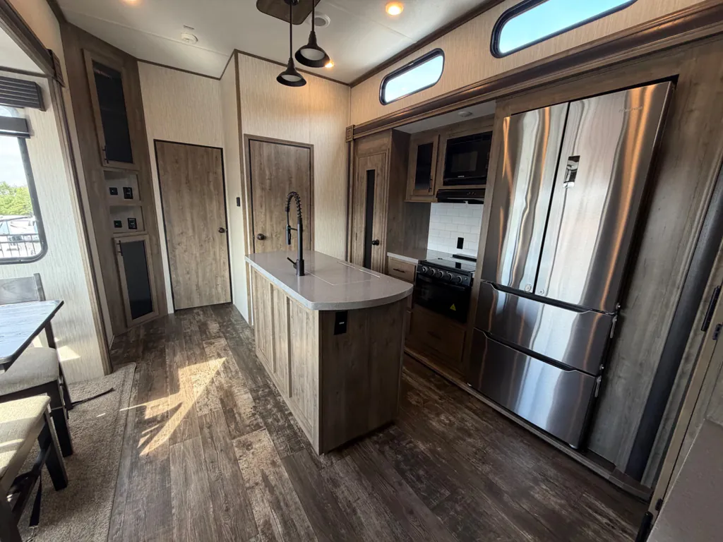 2021 Forest River Sabre 37FLH, Photos photo 16