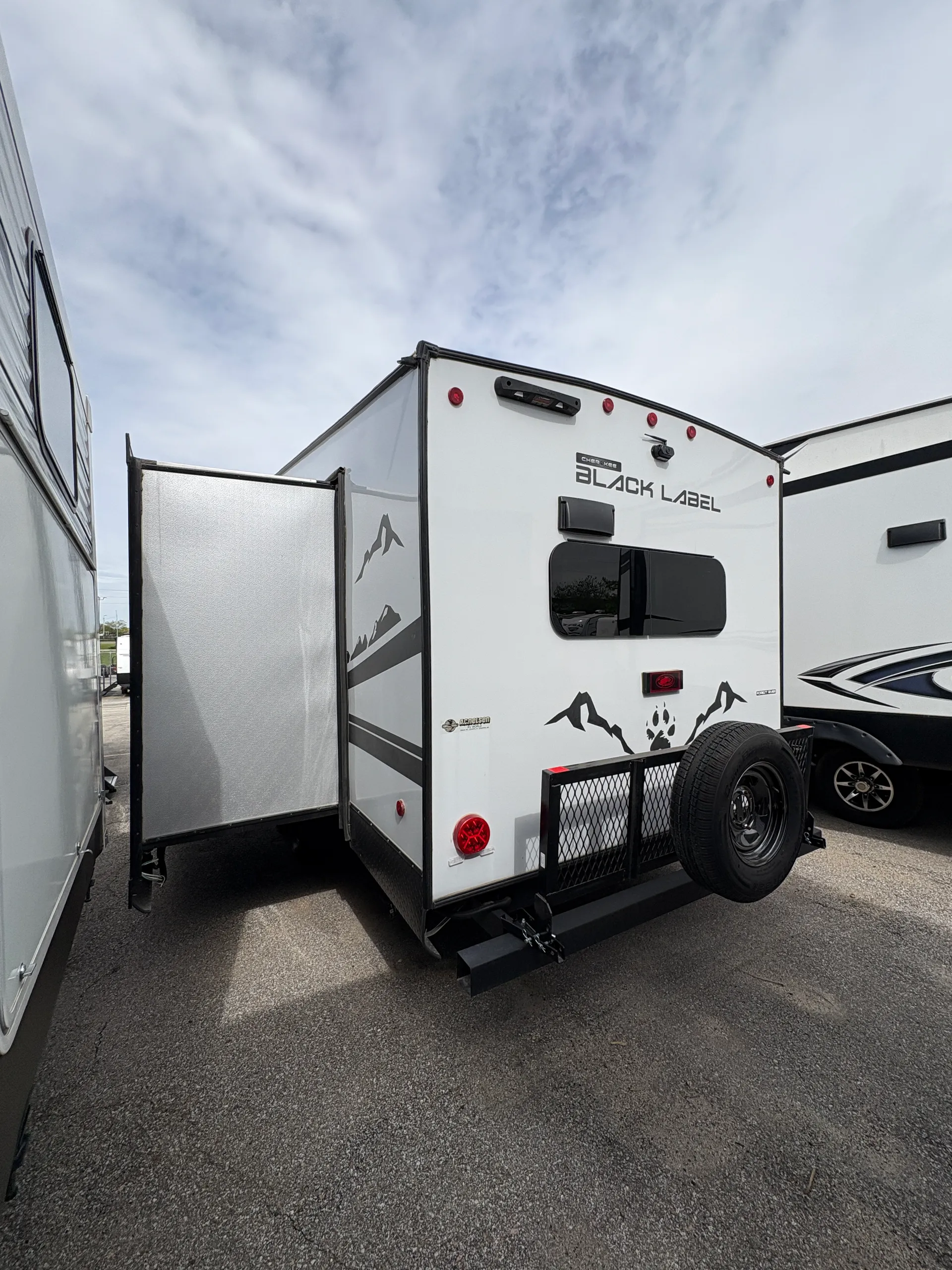 2023 Forest River Cherokee Black Label 235MBBL - Photo 3