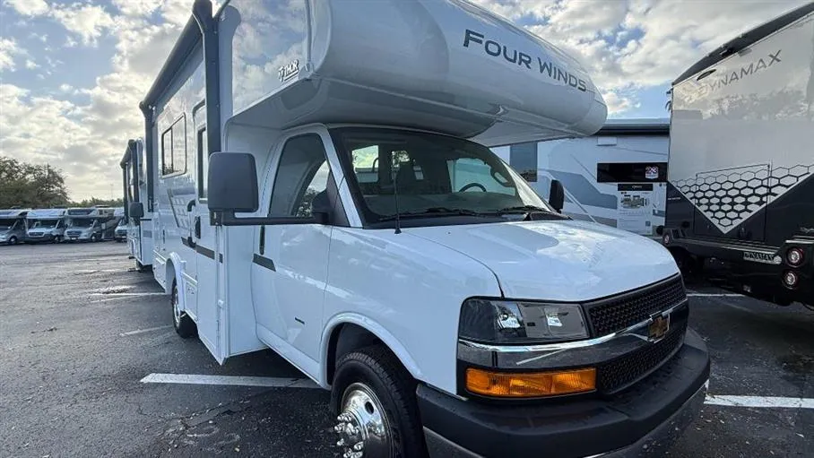 2026 Thor Motor Coach Four Winds 19X - Photo 2